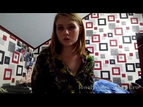 ❤️ Xwendekarê ciwan blonde ji Rûsyayê ji dîkên mezintir hez dike. Pornoya malê li porno ku.sexogolic-info.ru ️❤