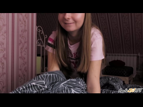 ❤️ Blondie BFF-ya xwe bi kûr dimije û di devê xwe de diqelişe Pornoya malê li porno ku.sexogolic-info.ru ️❤
